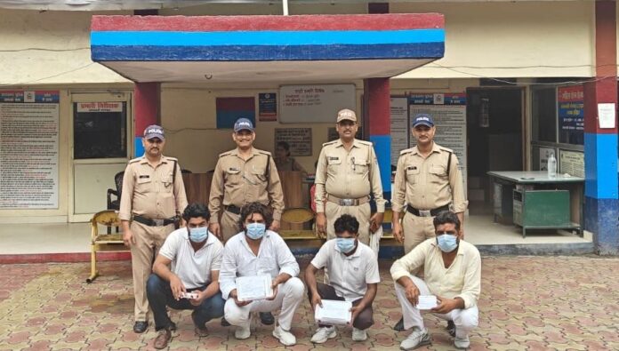 कोर्ट परिसर में हत्या करने के मकसद से आए चार गिरफ्तार,एक फरार पिस्टल तमंचे सहित कई राउंड गोलियां बरामद