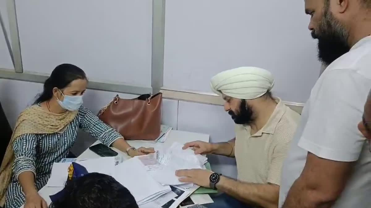 प्रसूता की मौत के बाद हंगामा, लापरवाही का आरोप, हॉस्पिटल सील