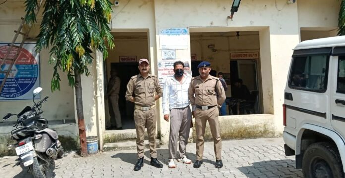 दोस्त की कार चुराने का आरोपी गिरफ्तार