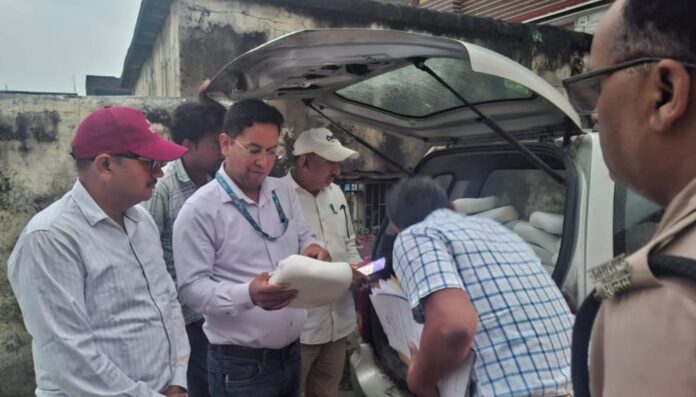 खाद्य सुरक्षा विभाग ने छापेमारी कर भारी मात्रा में मिलावटी पनीर किया बरामद
