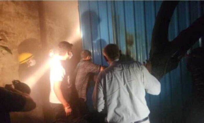 फैक्टरी में लगी आग