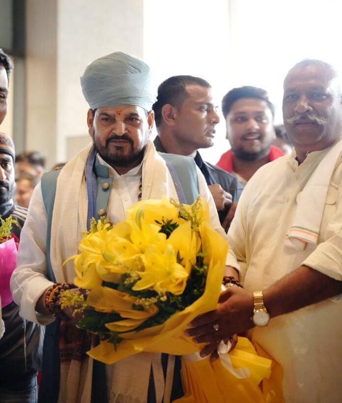 ठाकुर अश्वनी सिंह ने बृजभूषण शरण सिंह का किया स्वागत