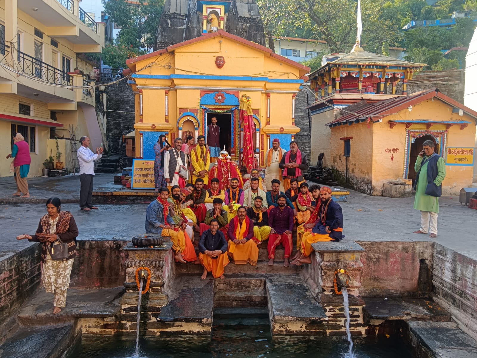 विश्वनाथ मंदिर में किया मां अनसूया ने रात्रि विश्राम केदारघाटी का भ्रमण कर रही आराध्य देवी श्री सती शिरोमणी अनसूया देवी