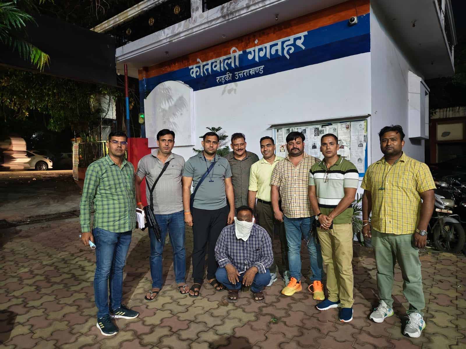 17 साल पहले जेल से फरार 50 हजार का ईनामी बदमाश चढ़ा एसटीएफ के हत्थे