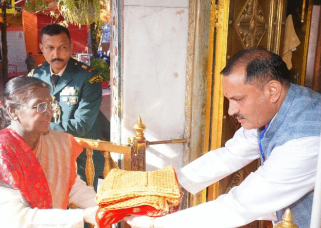 राष्ट्रपति ने मां नयना देवी मंदिर में की पूजा अर्चना