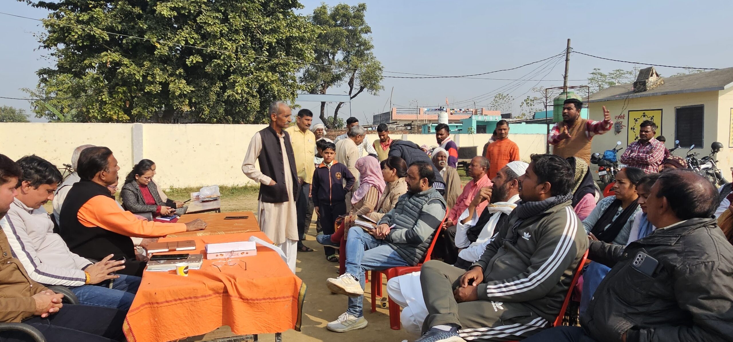 धामी सरकार चली गरीब के द्वार