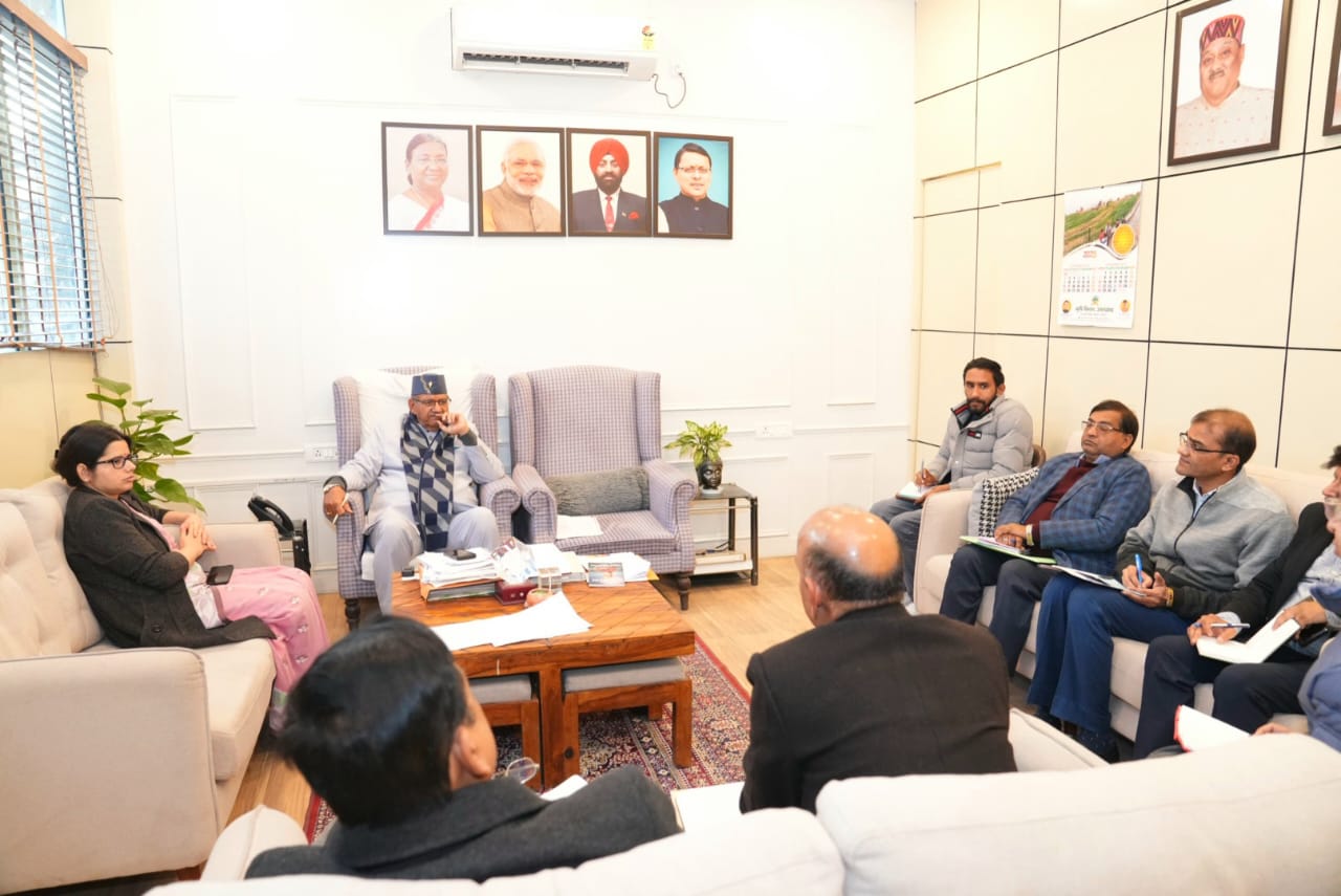 मंत्री गणेश जोशी ने की 29 दिसम्बर को गोचर में आयोजित होने वाले किसान सम्मेलन की तैयारियों को लेकर समीक्षा बैठक  