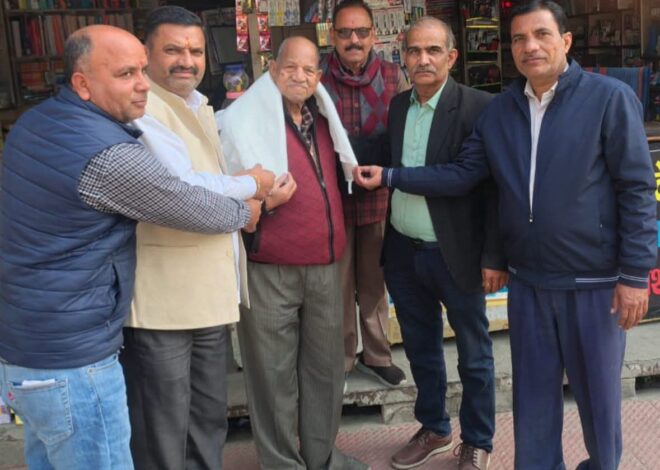 वरिष्ठ साहित्यकार नरेश राजवंशी का किया सम्मान