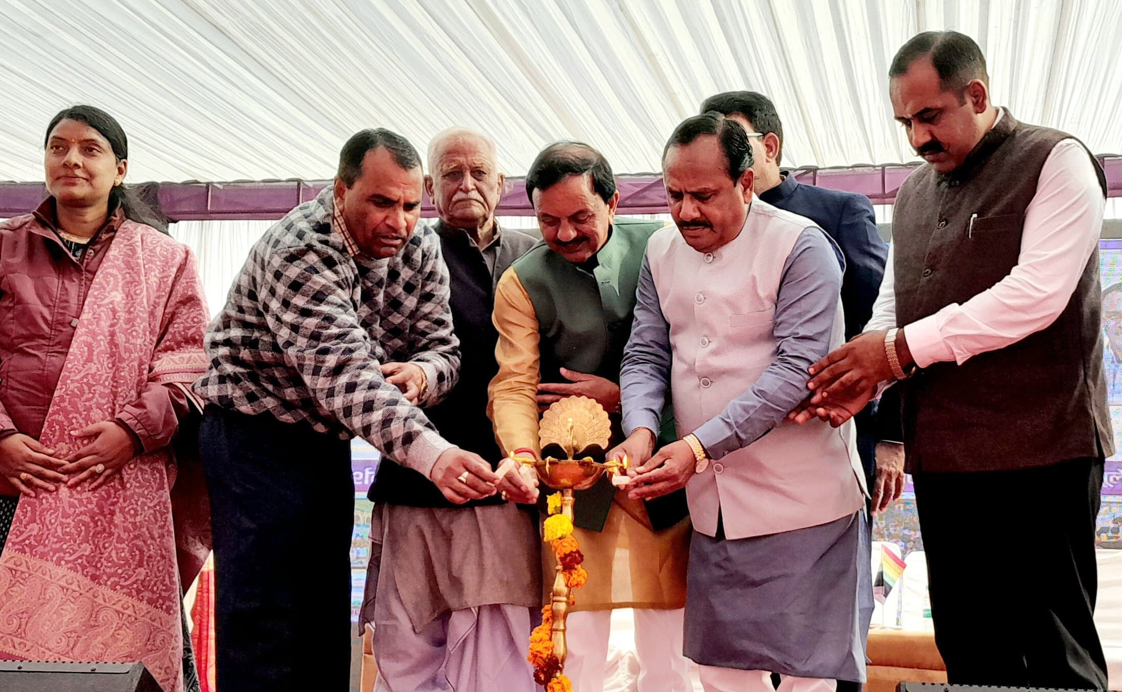 राज्य मंत्री ने दीप प्रज्जवलित कर की सहकारिता मेले में कार्यक्रमों की शुरूआत