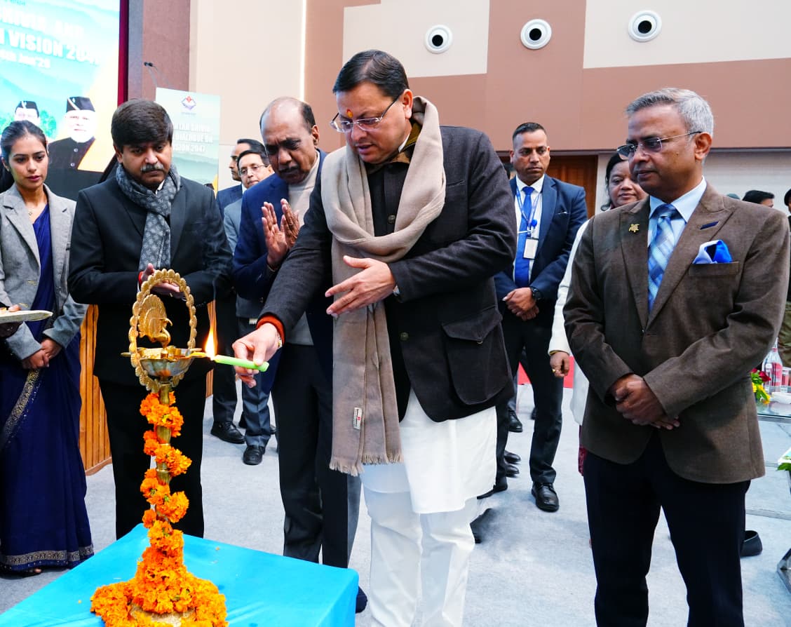 मुख्यमंत्रीधामी ने चिन्तन शिविर एवं डॉयलाग ऑन विजन 2047 में प्रशासनिक अधिकारियों को किया संबोधित  