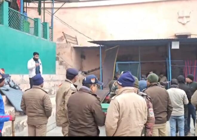 पीरान कलियर में गंगा नहर किनारे बनी अवैध मजार भी हुई साफ