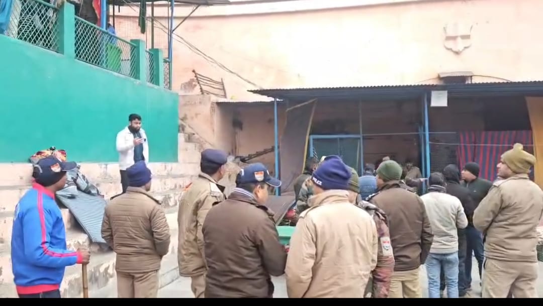 पीरान कलियर में गंगा नहर किनारे बनी अवैध मजार भी हुई साफ