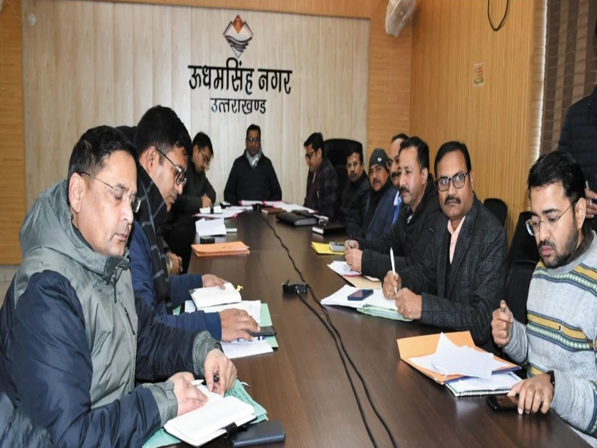 एडीएम ने अधिकारियों को दिए अतिक्रमण हटाने के निर्देश