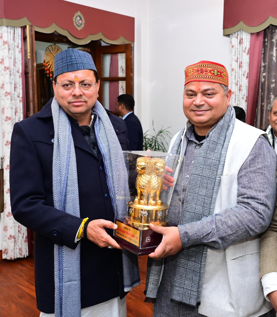 केंद्रीय राज्य मंत्री डॉ. राज भूषण चौधरी ने मुख्यमंत्री धामी से शिष्टाचार भेंट की