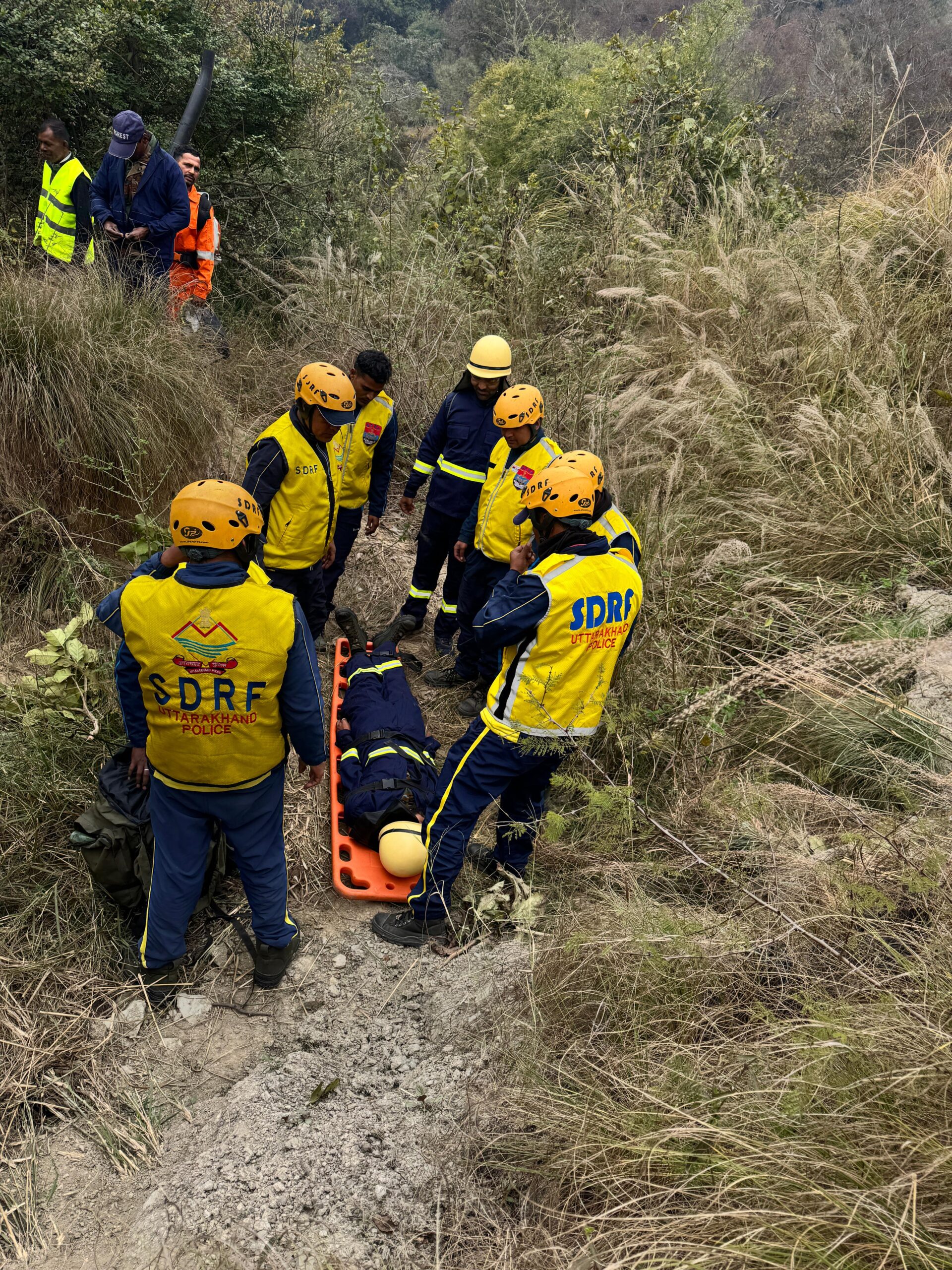 वन संपदा को वनअग्नि से बचाने के लिए जिलाधिकारी मयूर दीक्षित के निर्देशन में किया गया मॉक अभ्यास