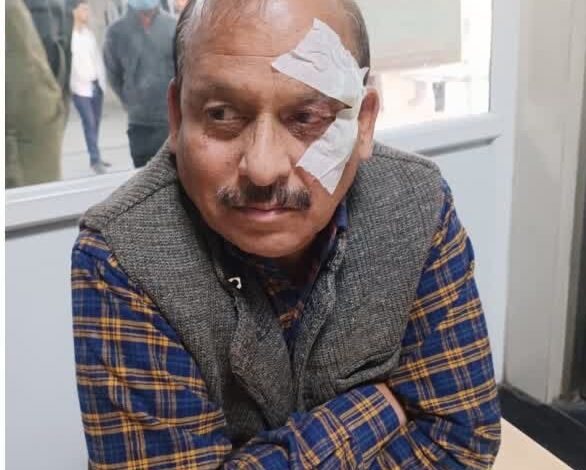 विधायक समर्थकों ने की प्रारंभिक शिक्षा निदेशक से मारपीट