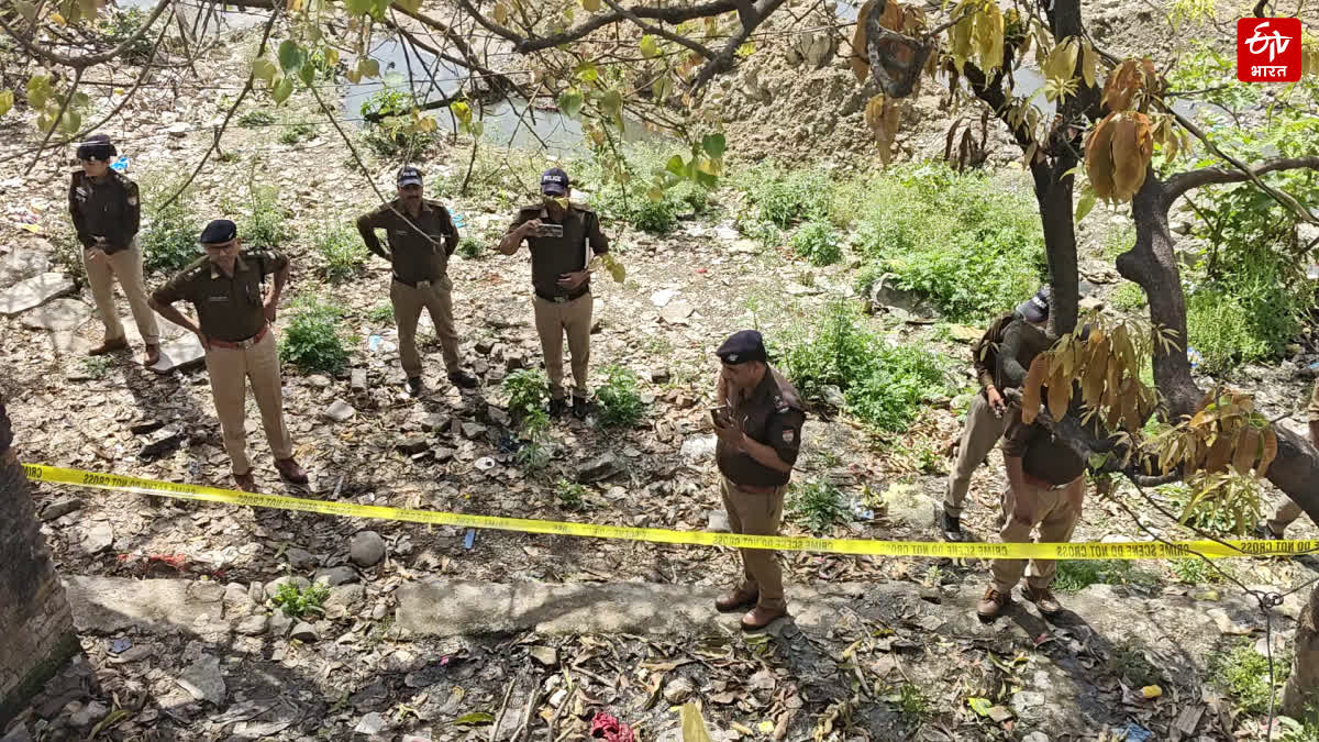 चूना भट्टा क्षेत्र में पुराने खंडहर में मिला महिला का शव