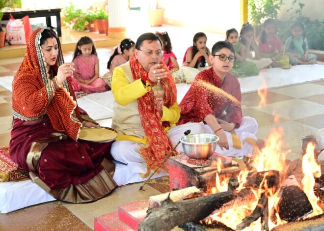 रामनवमी पर सीएम धामी ने किया कन्या पूजन