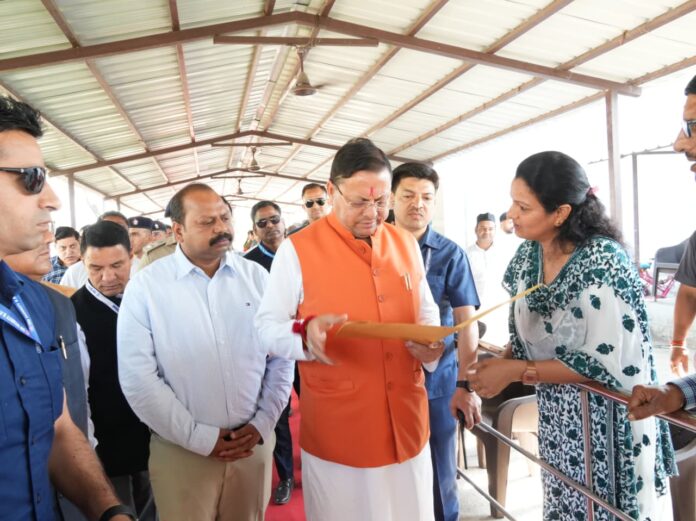 मुख्यमंत्री ने जनप्रतिनिधियों व जनता से मुलाकात कर सुनी जनसमस्याएं