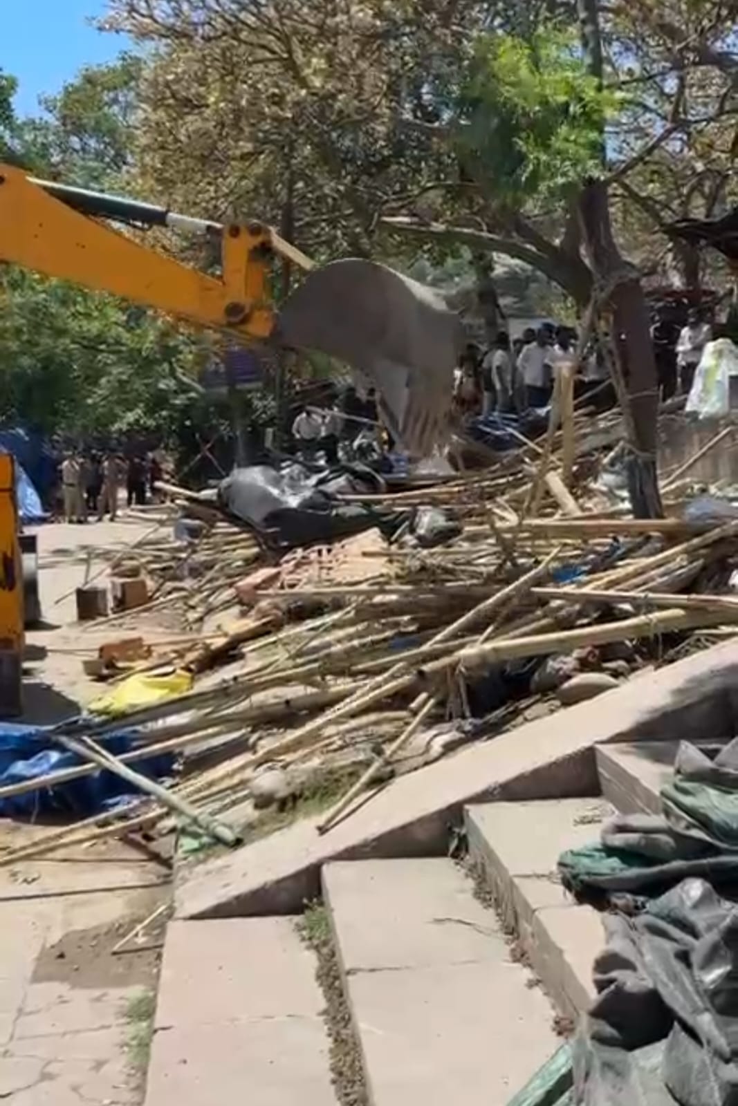 जिलाधिकारी  मयूर दीक्षित के निर्देशन में अवैध अतिक्रमण के खिलाफ निरंतर है कार्यवाही जार