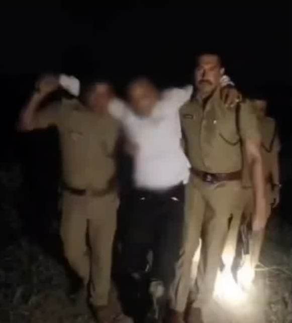 पुलिस मुठभेड़ में गोली लगने से बदमाश घायल