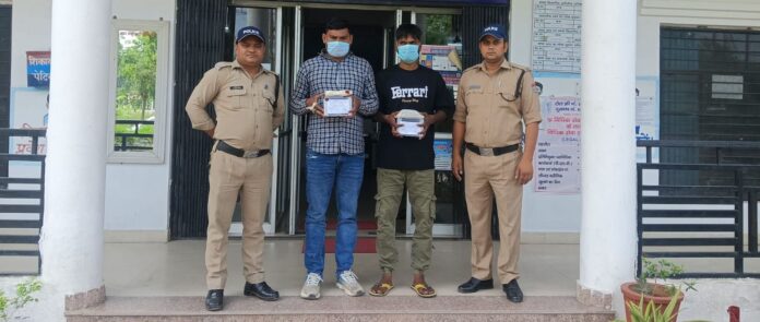 एटीएम फ्रॉड गिरोह के दो शातिर दबोचे