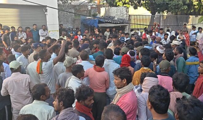तेज रफ्तार डंपर ने श्रमिक को कुचला