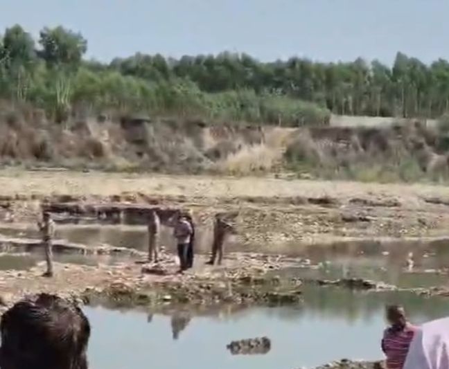 नहाने गए किशोर को नदी में खींच ले गया मगरमच्छ