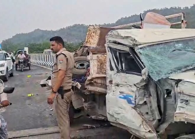 सड़क हादसे में तीन की मौत