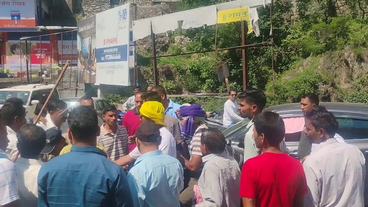 हेमकुंड साहेब यात्रियों व स्थानीय लोगों के बीच मारपीट