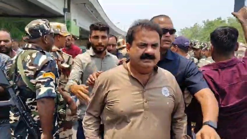 केतन हत्याकांड में टिहरी जा रहे सांसद चंद्रशेखर और विधायक उमेश को पुलिस ने रोका