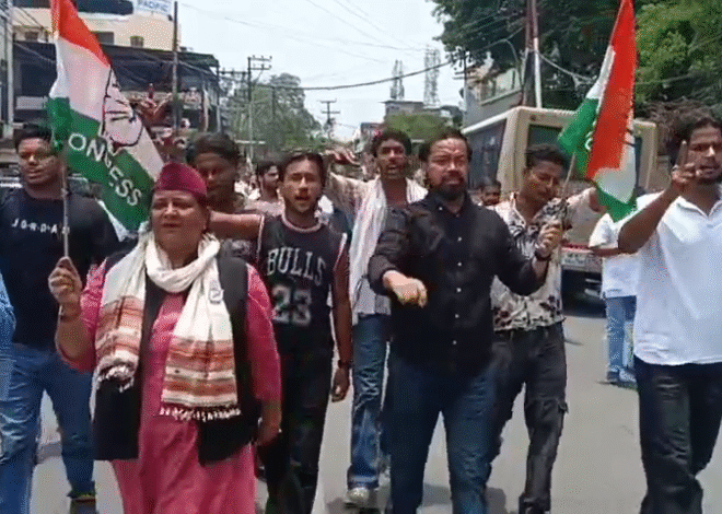 प्रदेश सरकार पर जनविरोधी नितियां अपनाने का आरोप लगाते हुए कांग्रेसियों ने सचिवालय घेरा