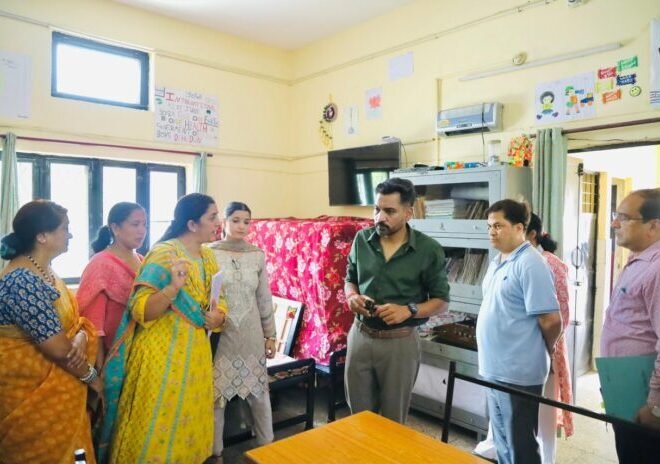 डीएम ने नारी निकेतन