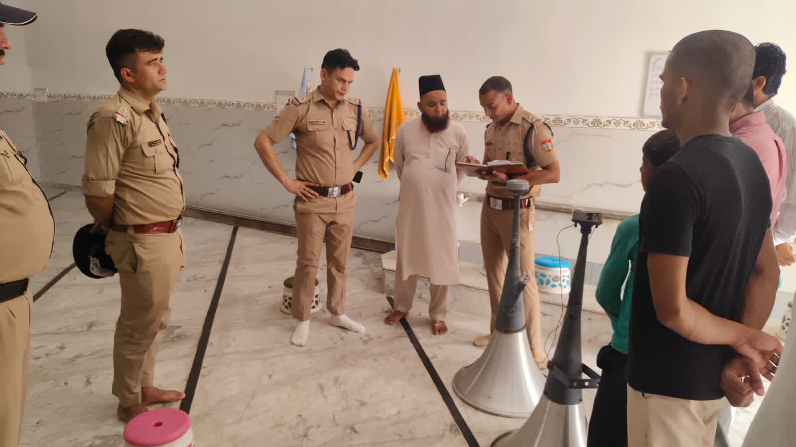 उधम सिंह नगर जिले की मस्जिदों से उतारे गए लाउड स्पीकर