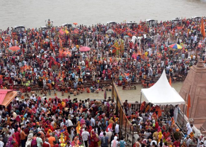 गुरु पूर्णिमा पर तीर्थनगरी में उमड़ा श्रद्धा का सैलाब