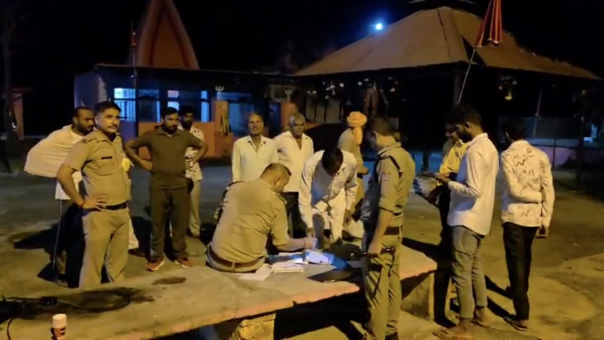 सनसनीखेजः दो साधुओं की हत्या कर शव जंगल में दफनाए