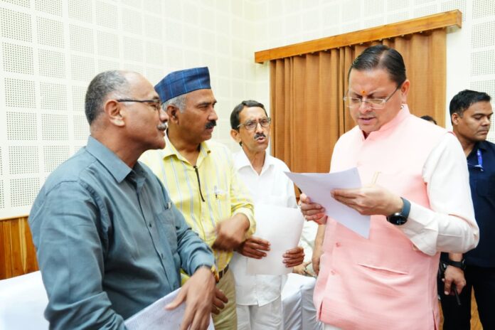 जन समस्याओं का त्वरित एवं समयबद्ध समाधान करेंःधामी