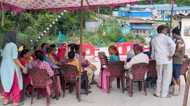 ऋषिकेश-कर्णप्रयाग रेल परियोजना से प्रभावितों ने की मुआवजा भुगतान की मांग