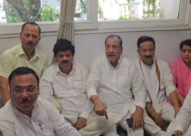 पुलिस को प्रदेश सरकार के एजेन्ट रूप में काम करने का आरोप लगाते हुए कांग्रेस ने दिया धरना