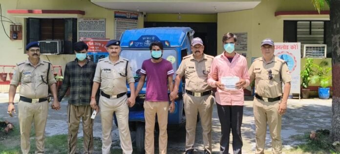 बंद घरों में चोरी करने वाले तीन शातिर गिरफ्तार