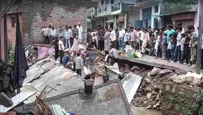 दून में भारी बारिश से नदी-नाले उफान पर तीन मकान ध्वस्त