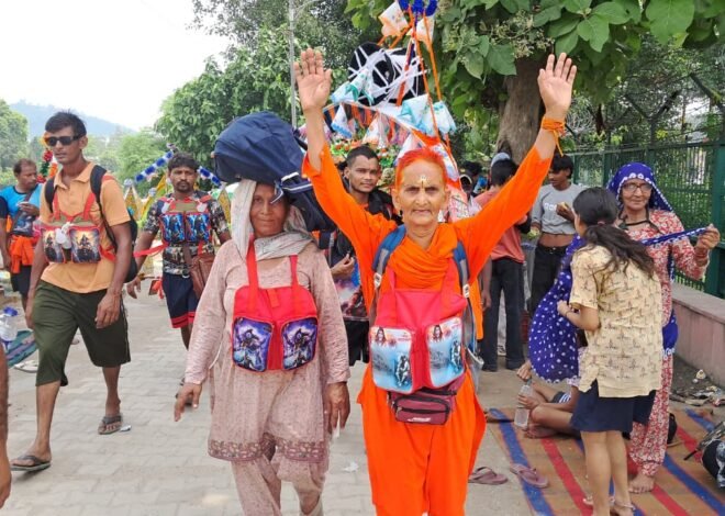 सावन के महीने में धर्मनगरी में आस्था का महासैलाब