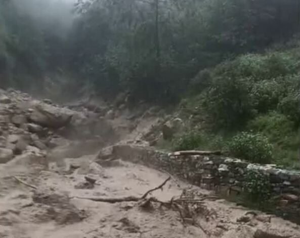 पिथौरागढ़ में भारी बारिश का असर