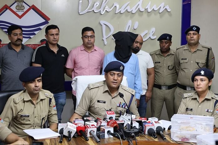 एम्स परिसर आवास से चोरी का खुलासा