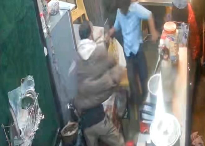 रेस्टोरेंट में घुसे हमलावर