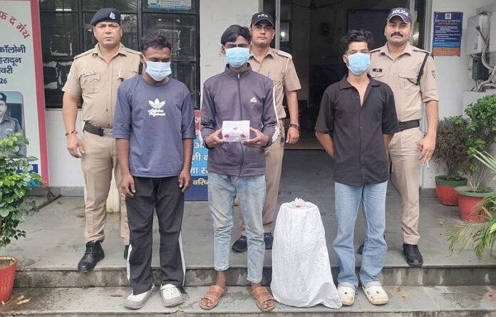 बंद मकान में हुई चोरी का खुलासा