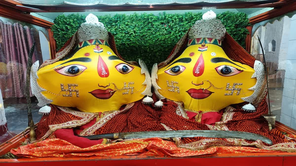 नंदाष्टमी पर मंदिर में उमड़ी श्रद्धालुओं की भारी भीड़