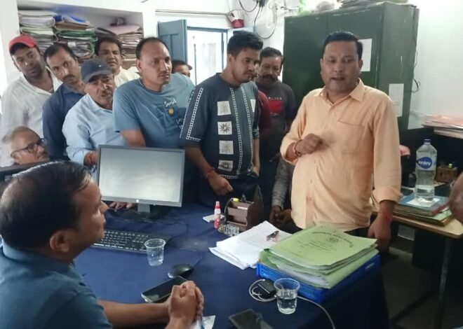 लाइनमैन की मौत के बाद 11 घंटे चला धरना